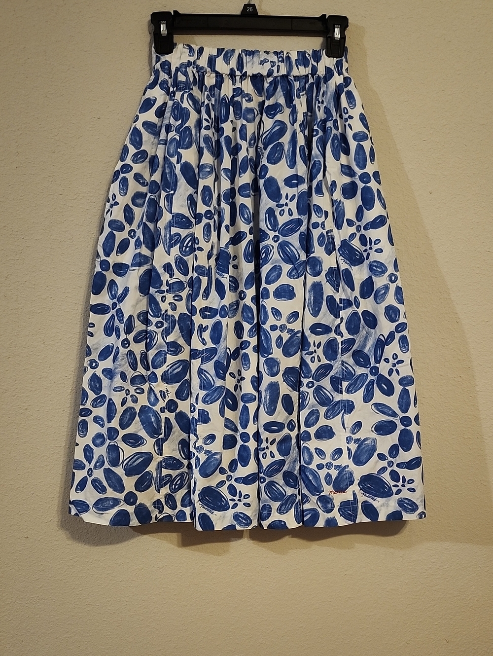 Marni White Midi Skirt with Blue Botanical Print. Size 36 IT/ XS internacional.